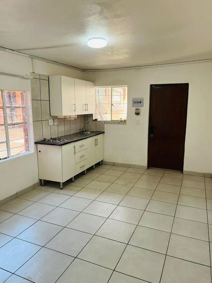 0.5 Bedroom House to rent in Newlands