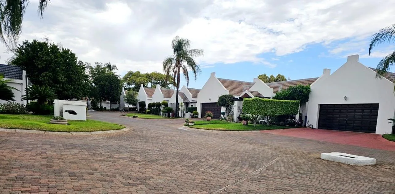 4 Bedroom Townhouse for sale in Protea Park