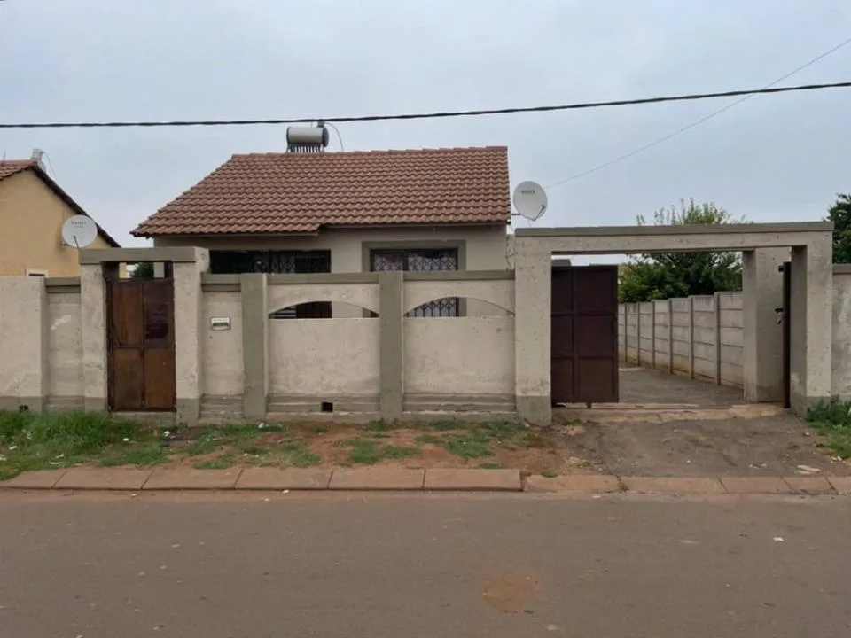 2 Bedroom House to rent in Lufhereng