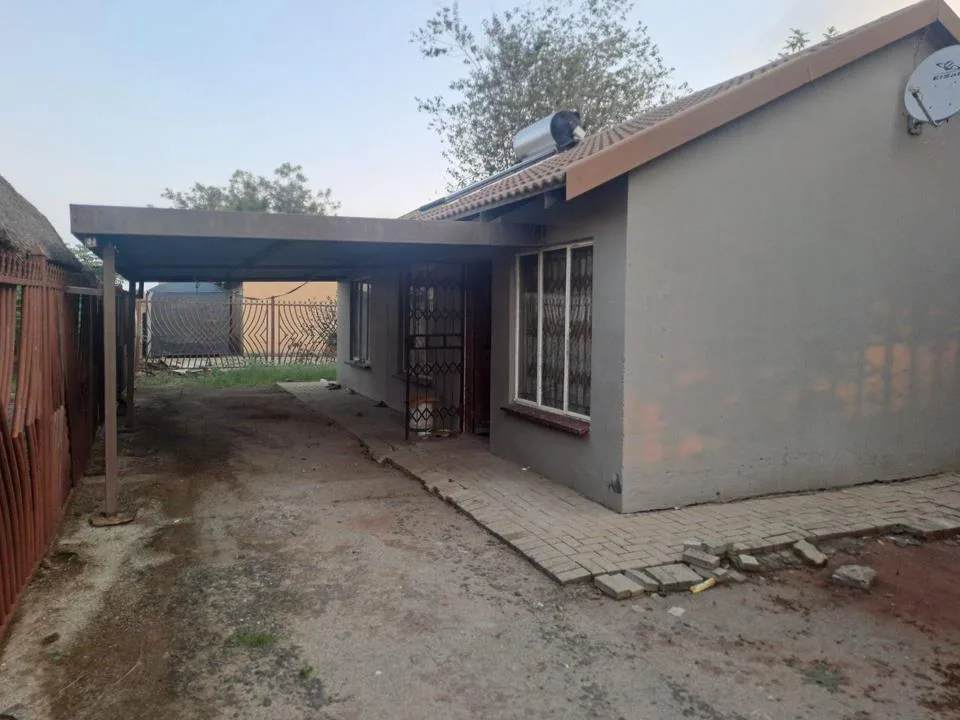 3 Bedroom House for sale in Boitekong