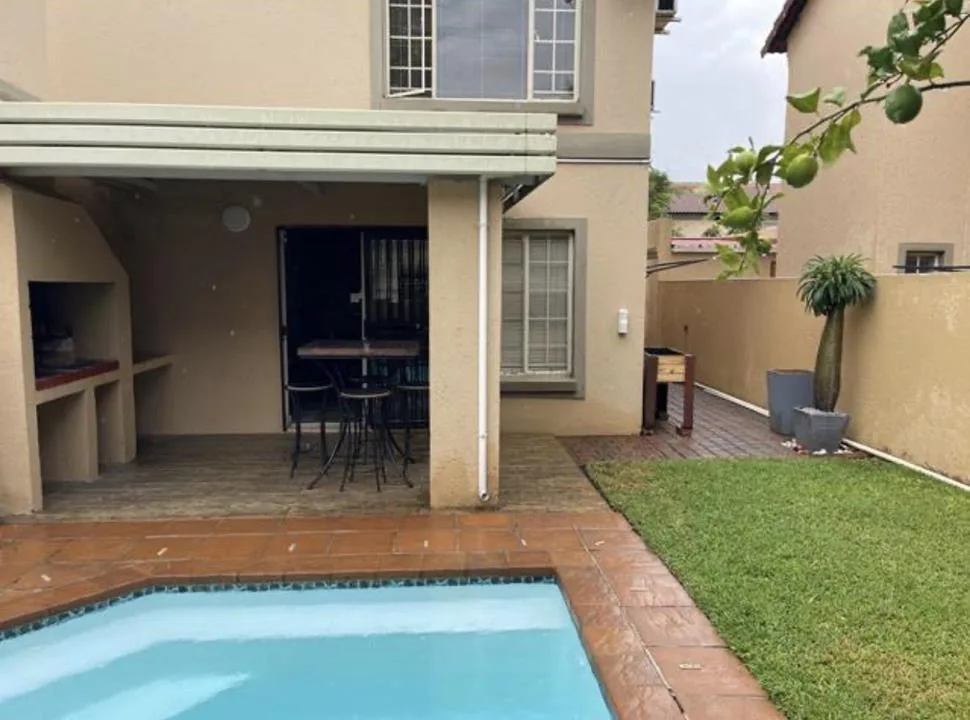 2 Bedroom Townhouse to rent in Willow Park Manor