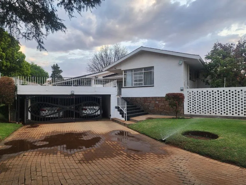 4 Bedroom House for sale in Manzil Park