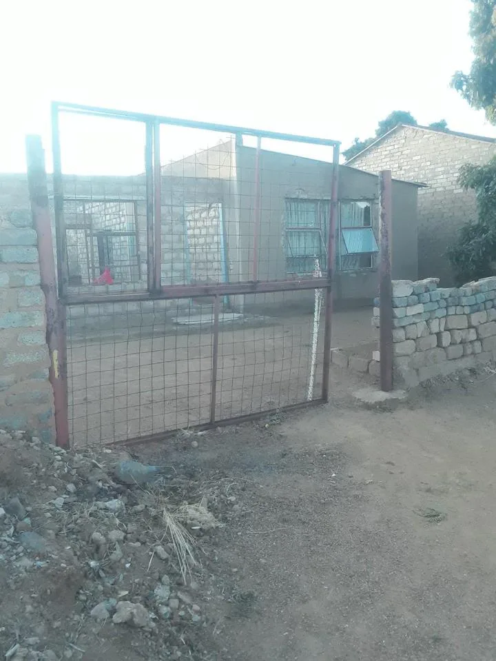 2 Bedroom House for sale in Lethlabile