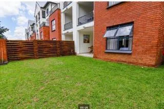 3 Bedroom Apartment / flat to rent in Greenstone Crest