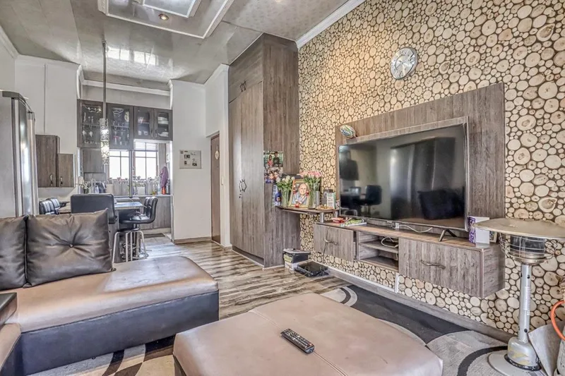 2 Bedroom Apartment / flat to rent in Saxonwold
