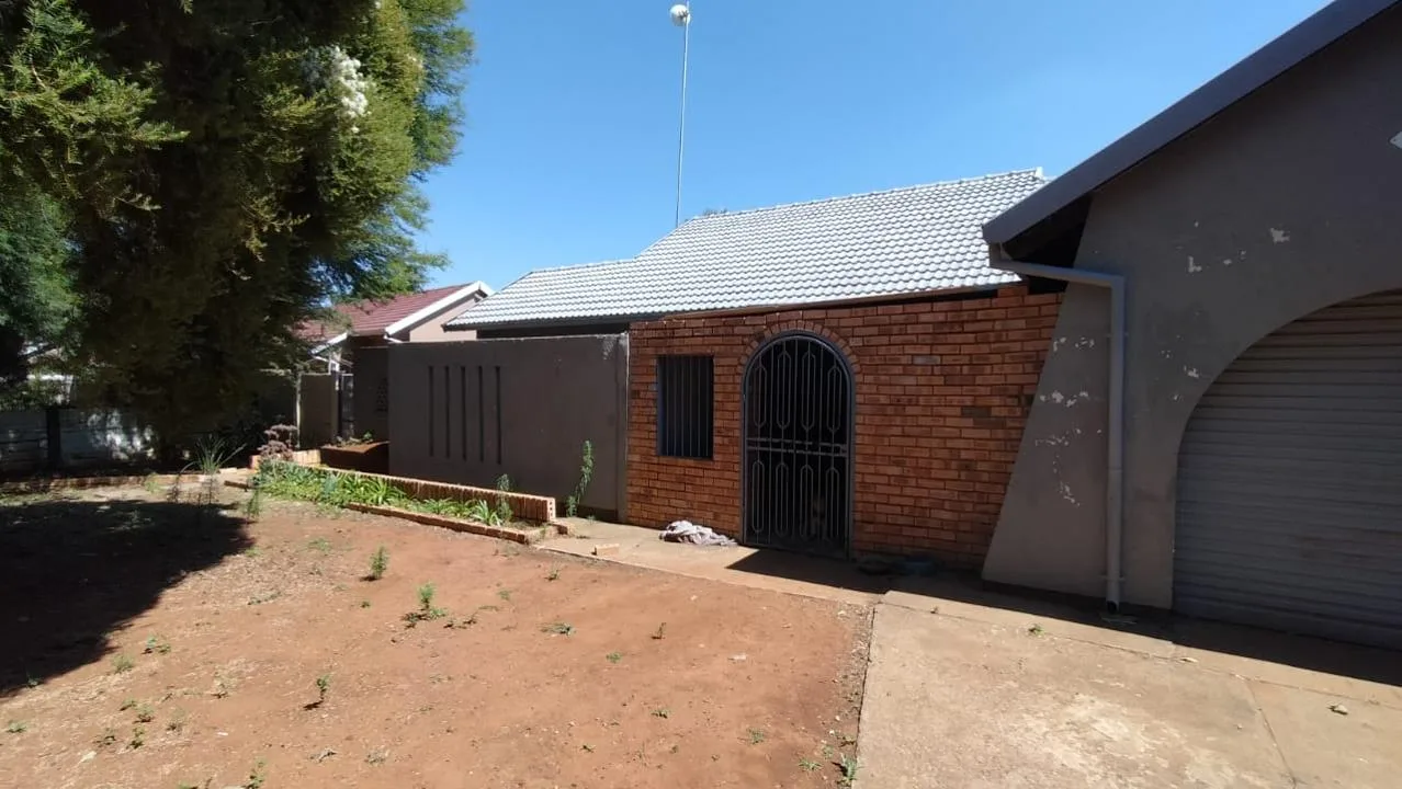 3 Bedroom House for sale in Stilfontein