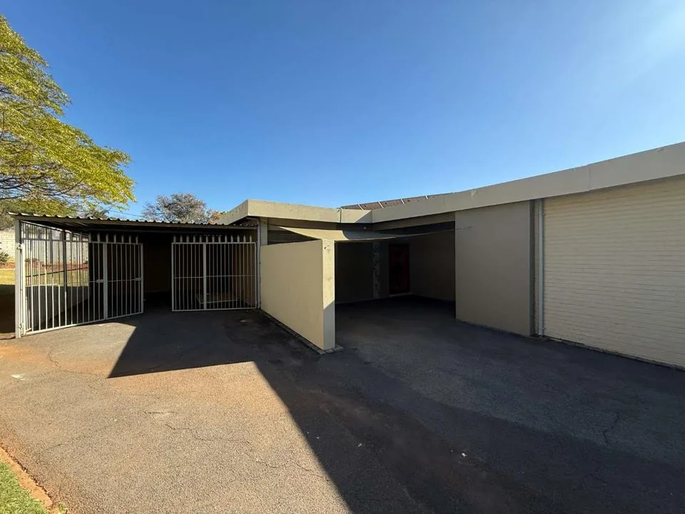 3 Bedroom House to rent in Helderkruin