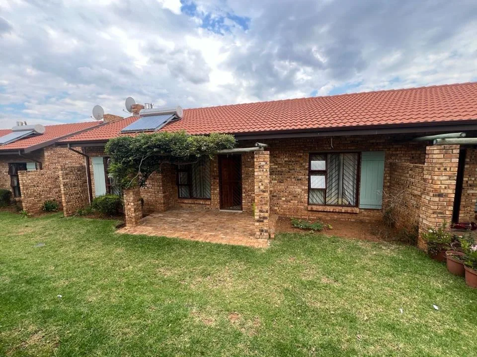 3 Bedroom Townhouse to rent in North Riding AH
