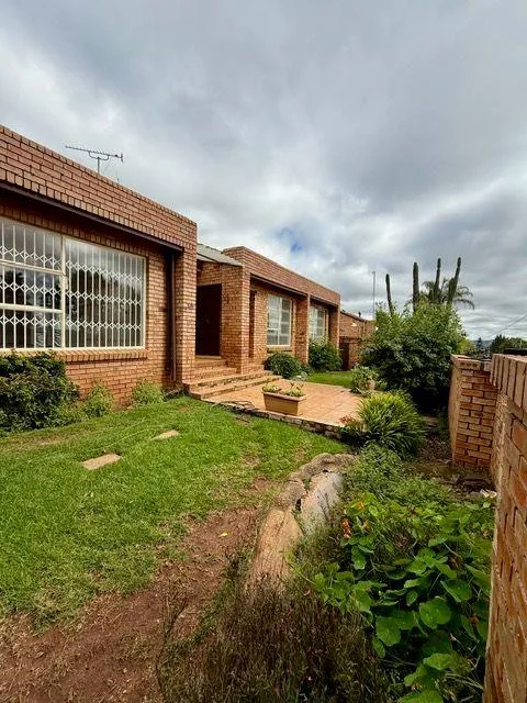 3 Bedroom Townhouse to rent in Constantia Kloof
