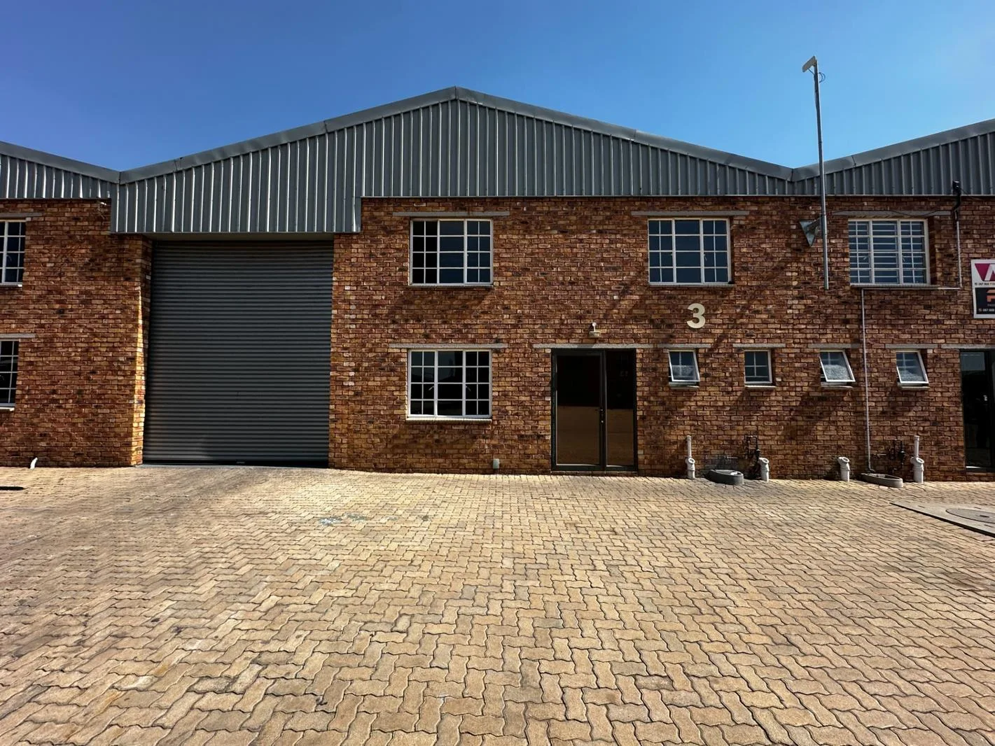 300 m² Industrial space in Anderbolt