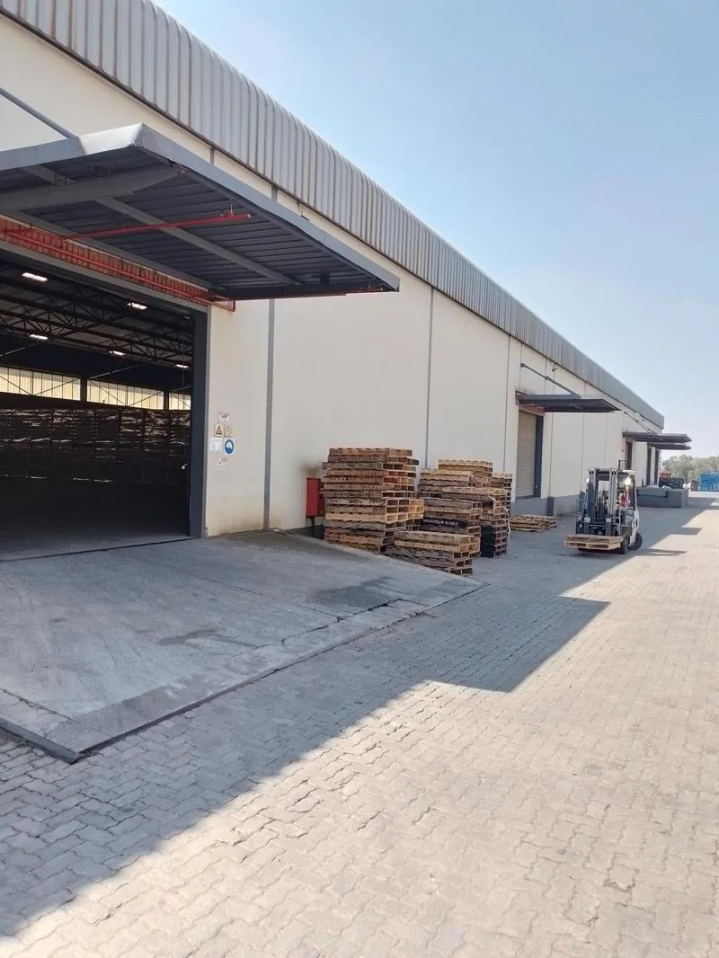 2 837 m² Industrial space in Pomona