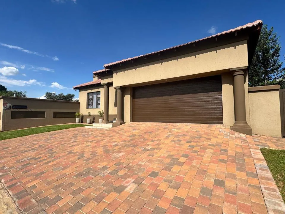 3 Bedroom House for sale in Wilkoppies