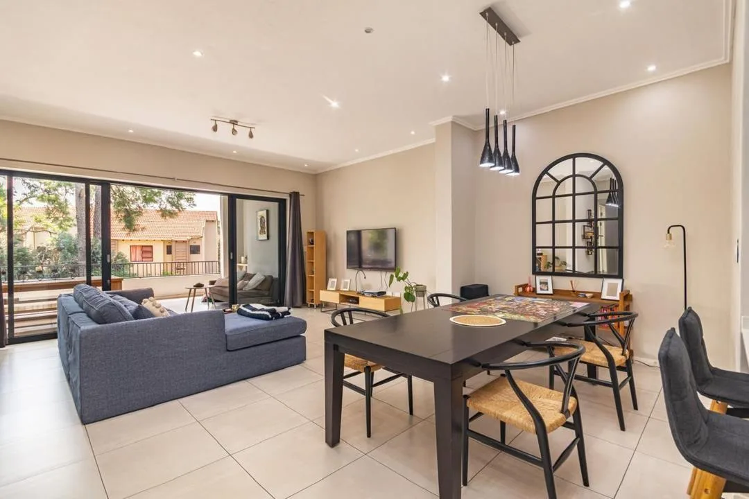 3 Bedroom Apartment / flat to rent in Morningside