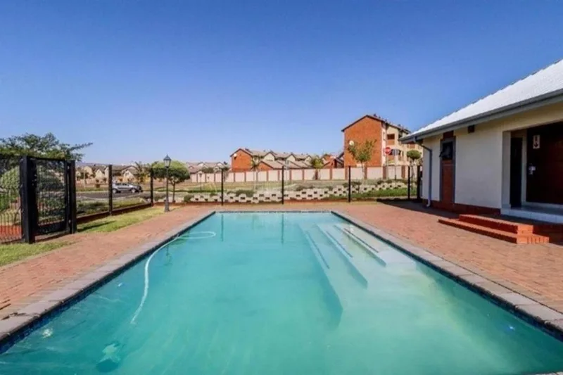 3 Bedroom Apartment / flat to rent in Sagewood