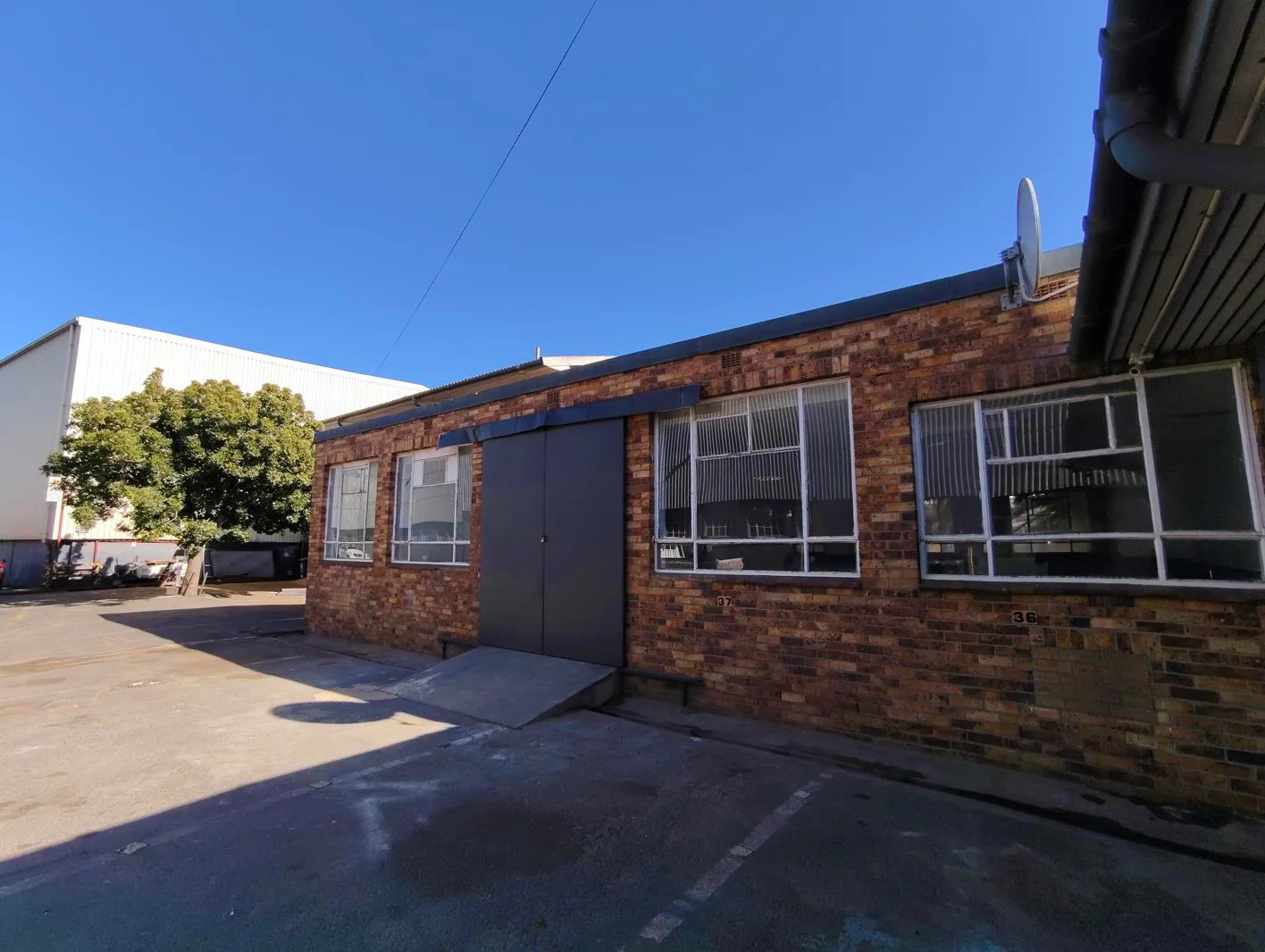 230 m² Industrial space in Elsies River