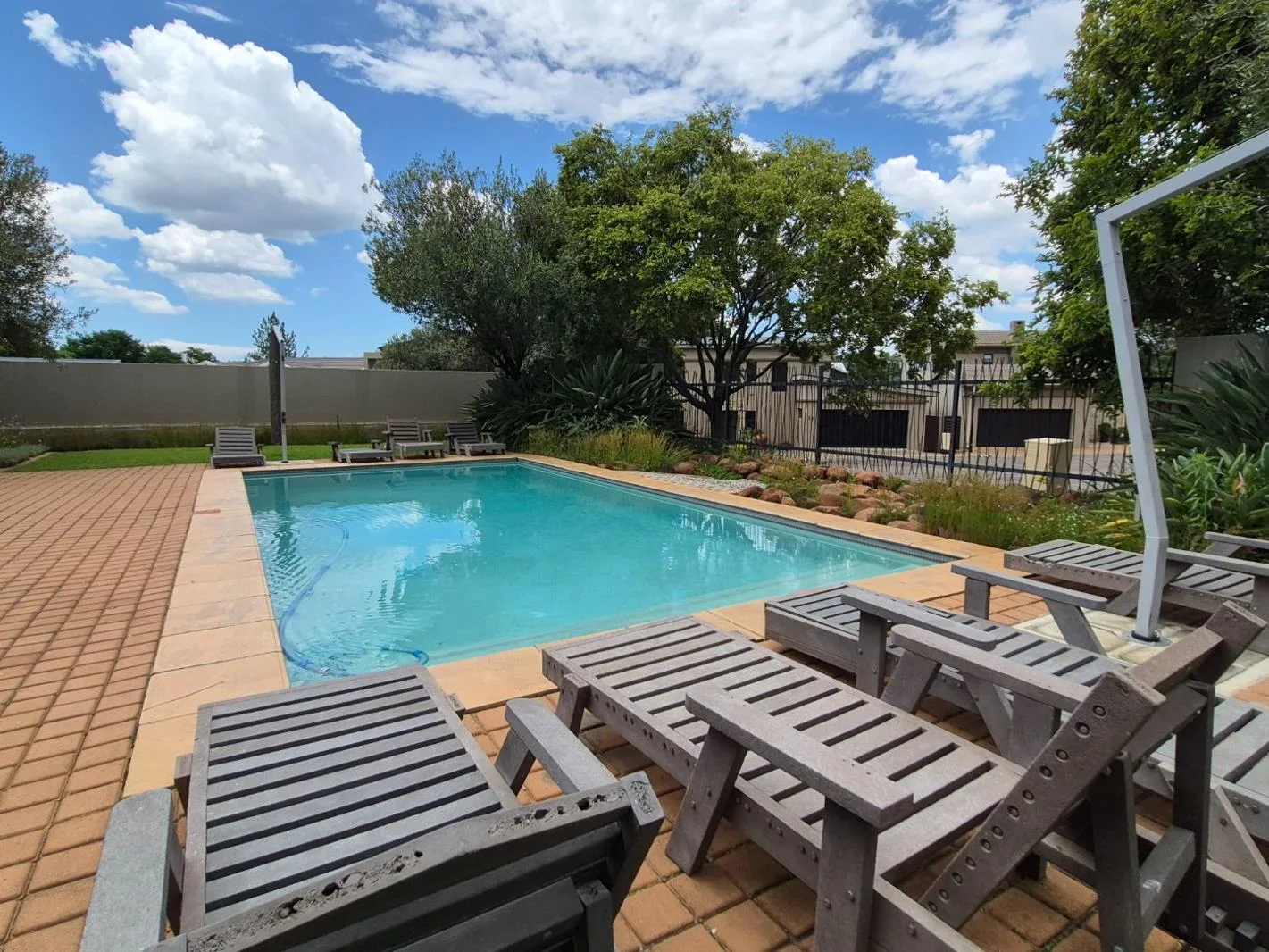 Property to rent in Lonehill