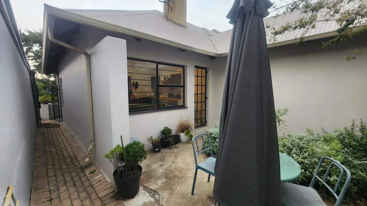 1 Bedroom House to rent in Parktown