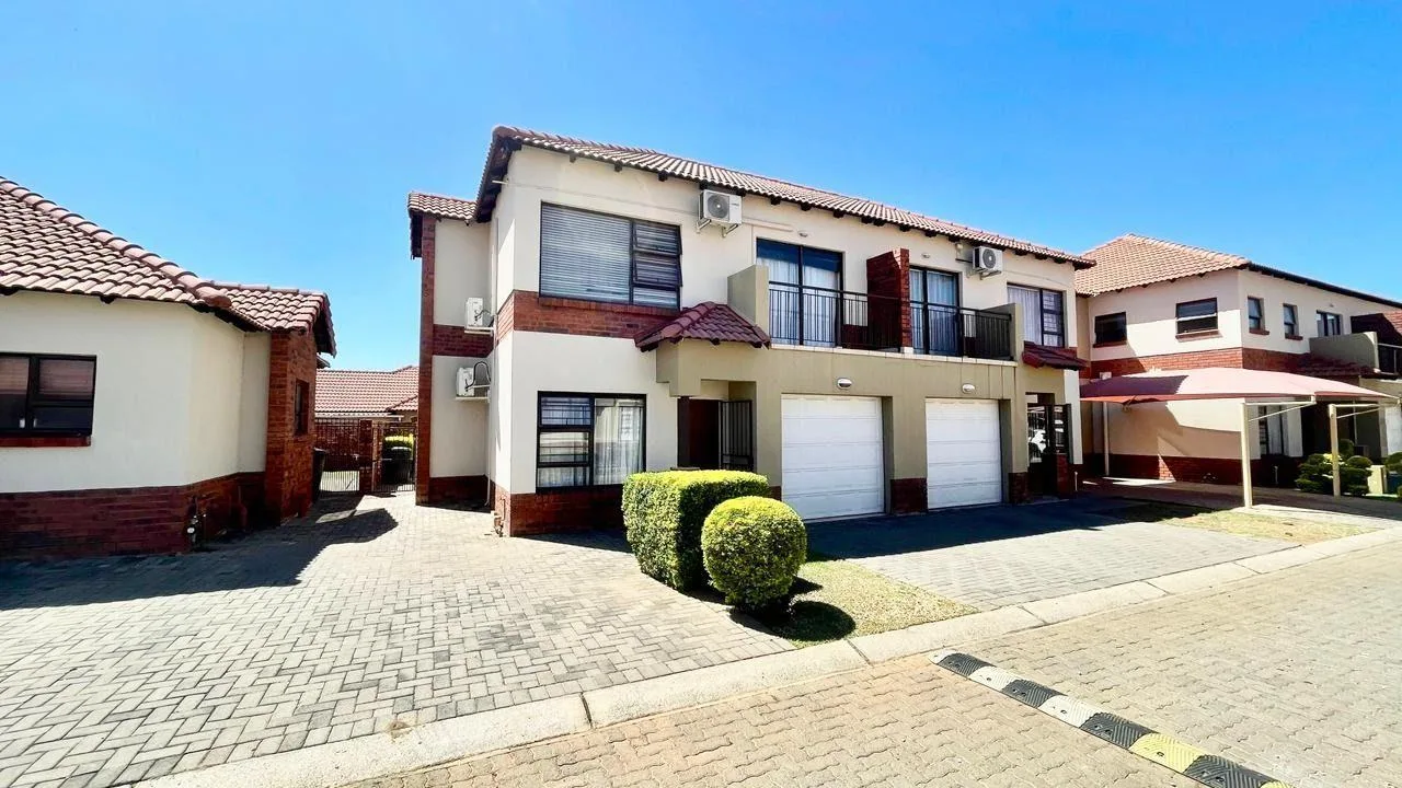 3 Bedroom Townhouse for sale in Waterval East