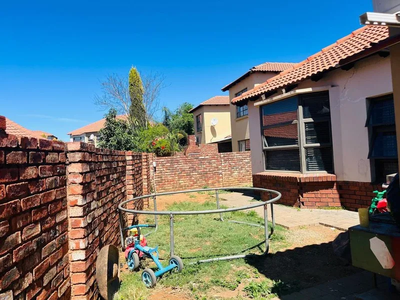 2 Bedroom Townhouse for sale in Waterval East