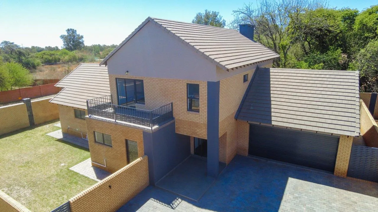 5 Bedroom Townhouse for sale in Wilkoppies