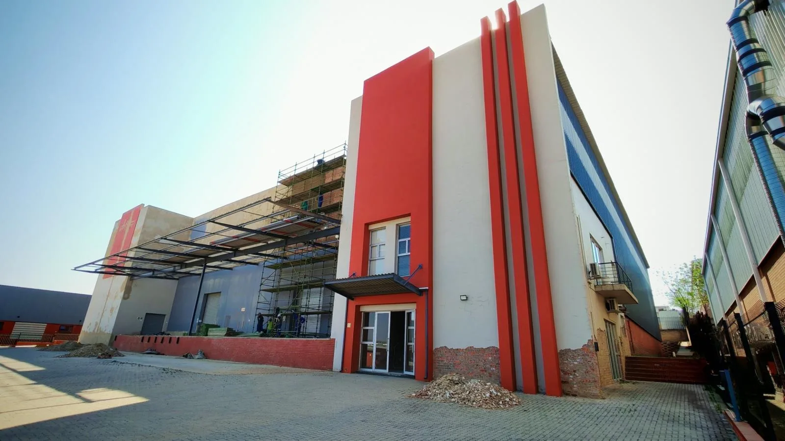 3 237 m² Industrial space in Cosmo Business Park