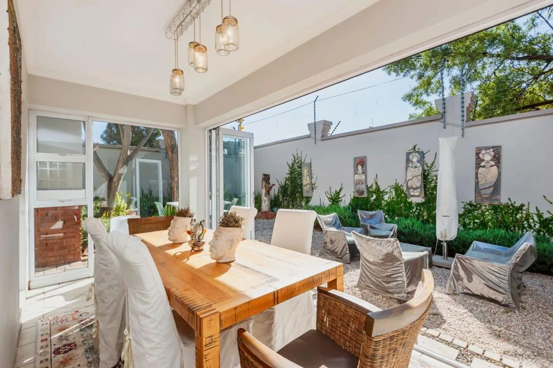 2 Bedroom Townhouse to rent in Bryanston