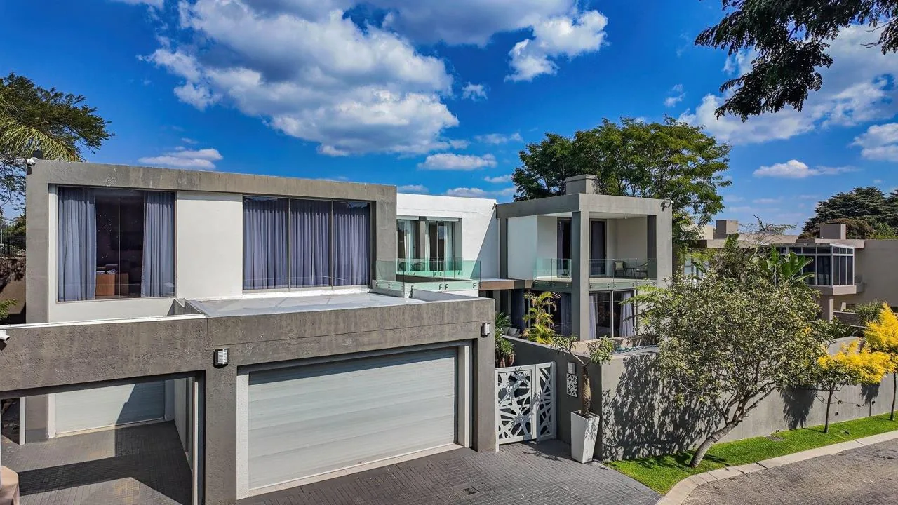 4 Bedroom Townhouse to rent in Hyde Park