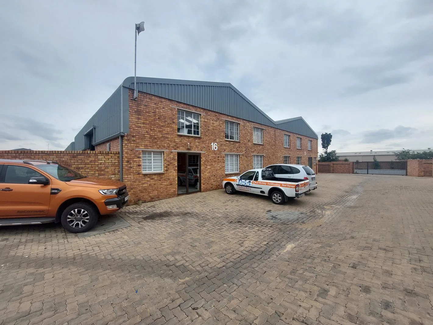 300 m² Industrial space in Anderbolt