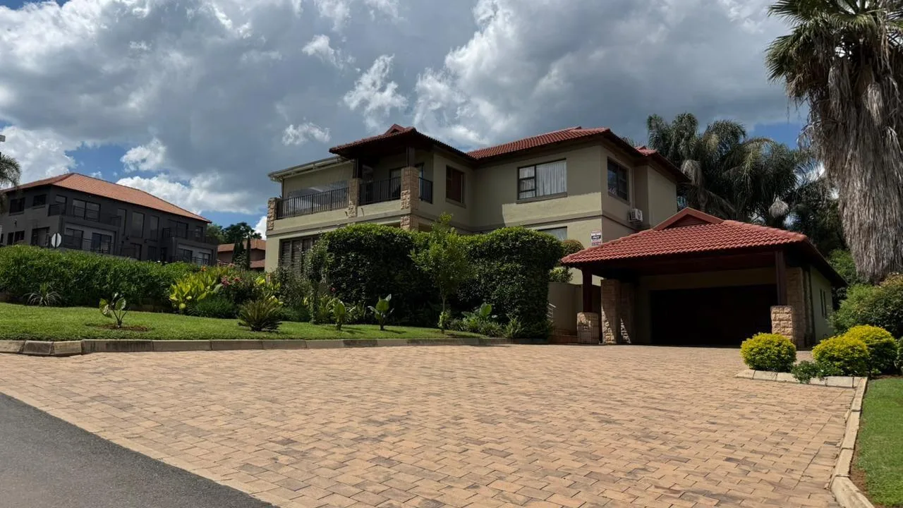 4 Bedroom House for sale in Birdwood Estate
