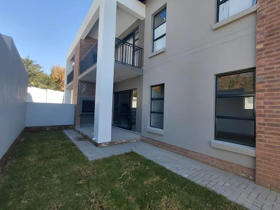 3 Bedroom Townhouse to rent in Bryanston
