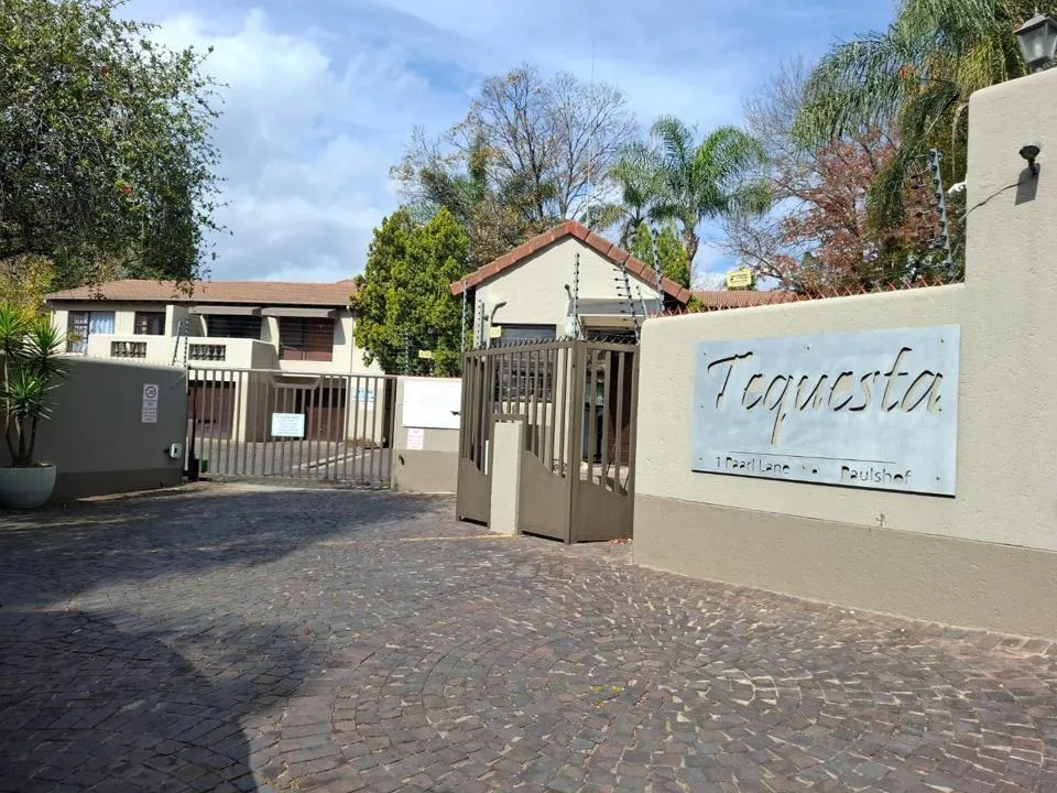 2 Bedroom Apartment / flat to rent in Paulshof