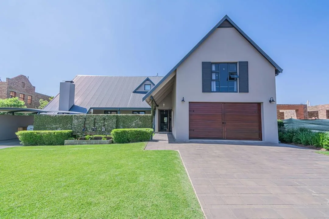 4 Bedroom House for sale in Waterlake Farm Lifestyle Estate