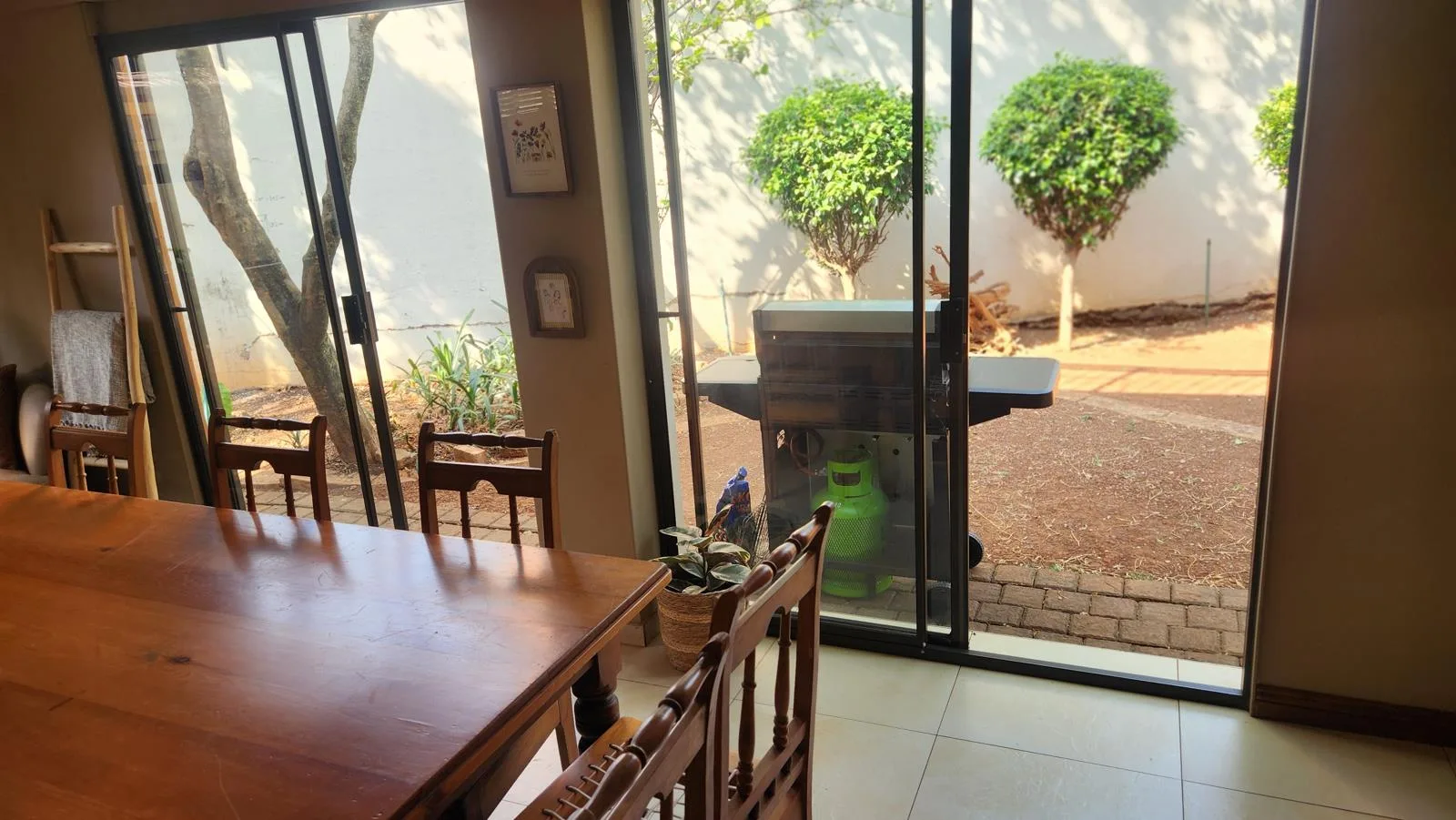 2 Bedroom Garden Cottage in Lynnwood