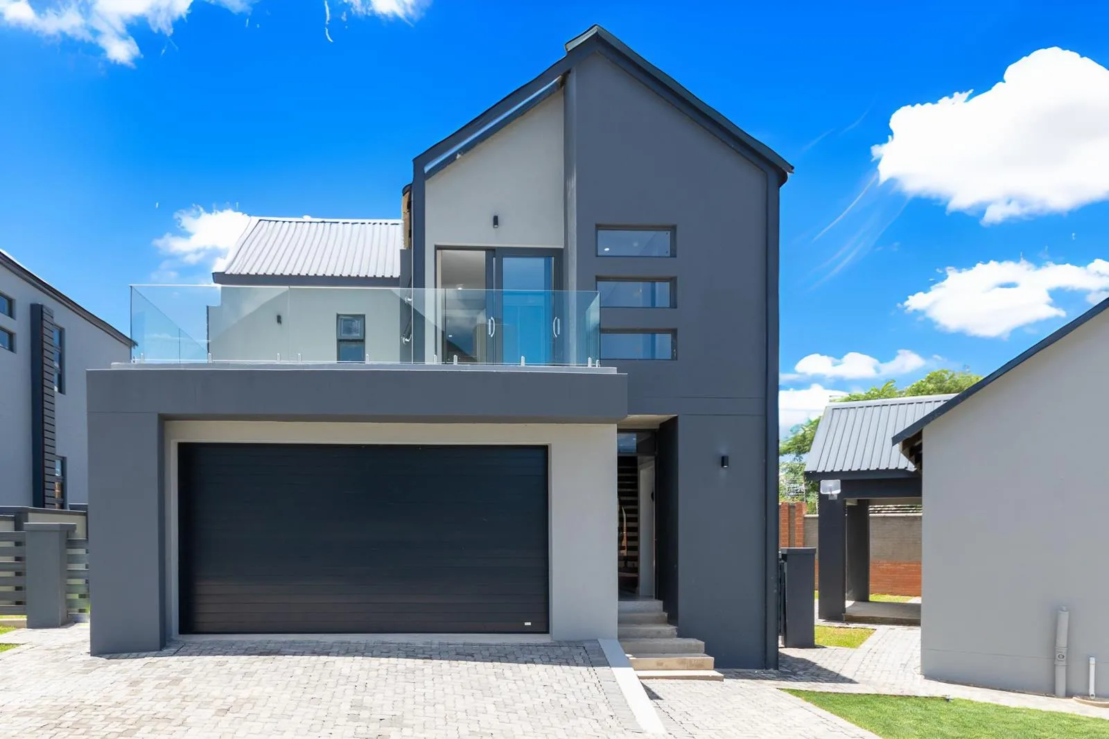 Property to rent in Blue Hills