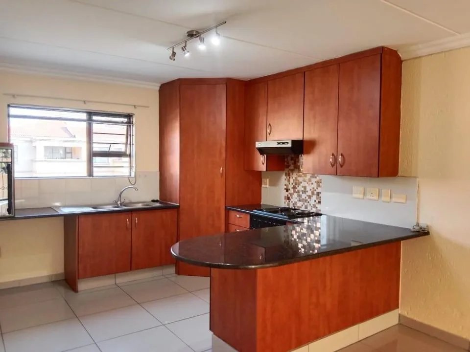 2 Bedroom Apartment / flat to rent in Sunninghill