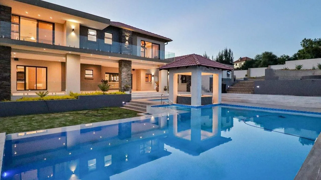 6 Bedroom House for sale in Ifafi