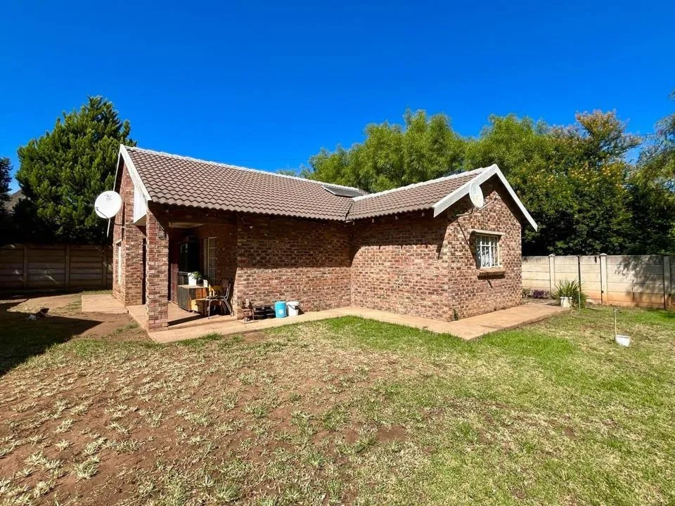 6 Bedroom House for sale in Lichtenburg