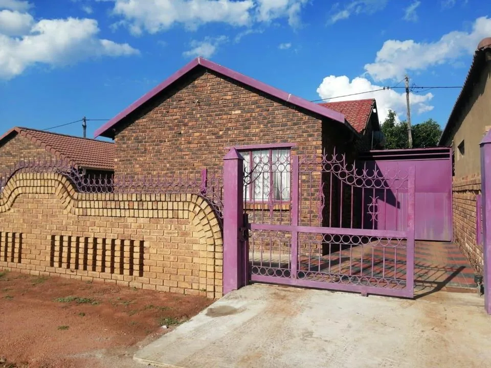3 Bedroom House for sale in Lethlabile
