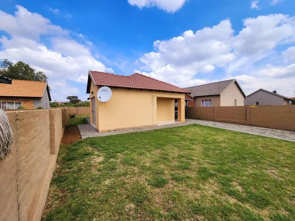 3 Bedroom House for sale in Waterkloof Hill Estate