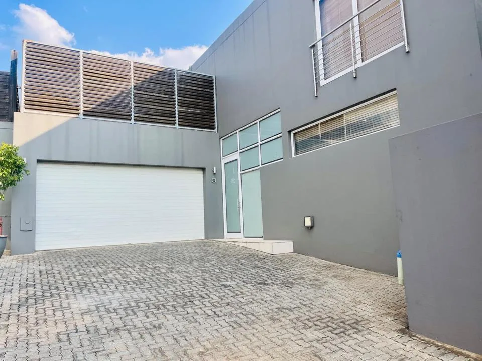 3 Bedroom House to rent in Illovo