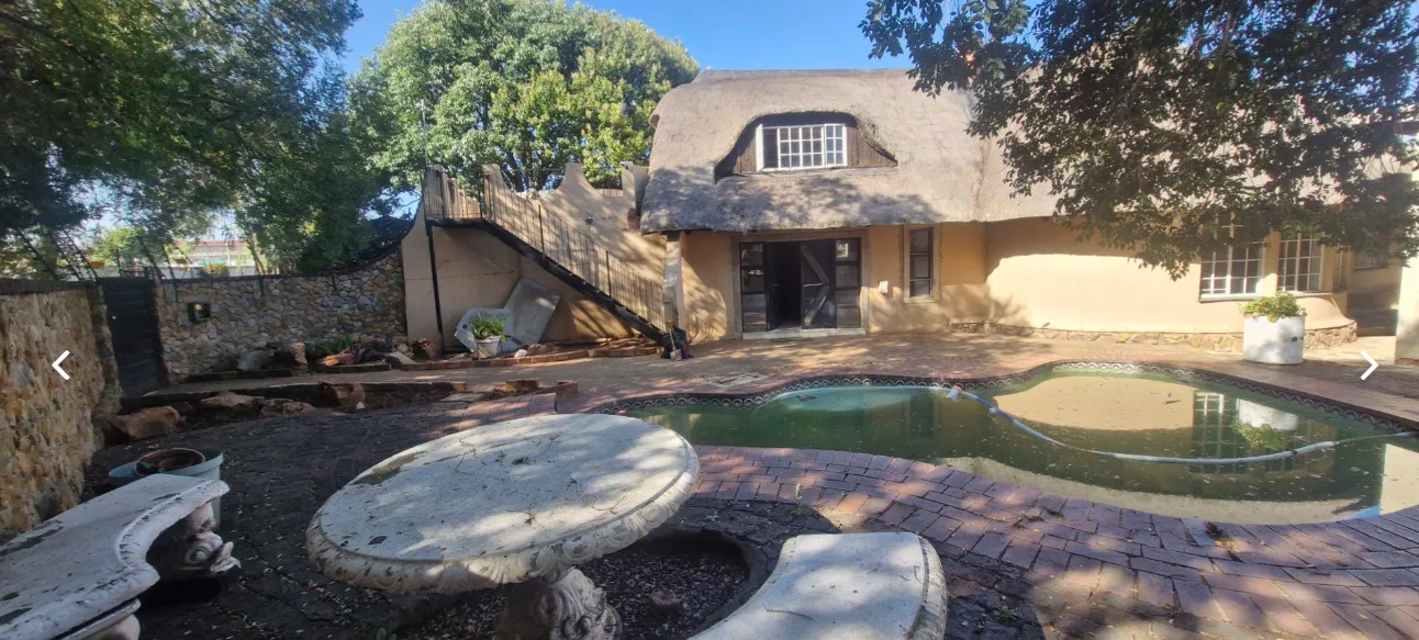 Property to rent in Farrarmere