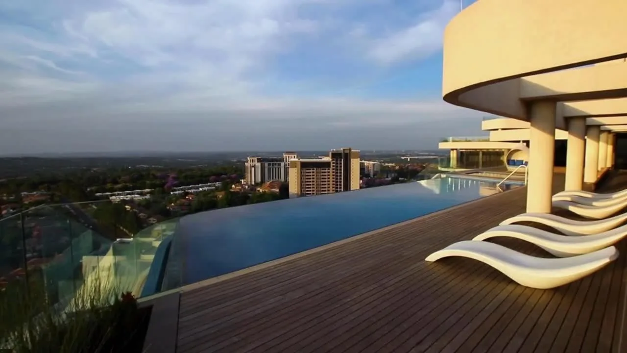 2 Bedroom Apartment / flat to rent in Sandton Central