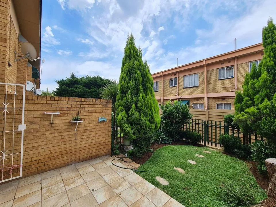 2 Bedroom Townhouse for sale in Potchefstroom Central