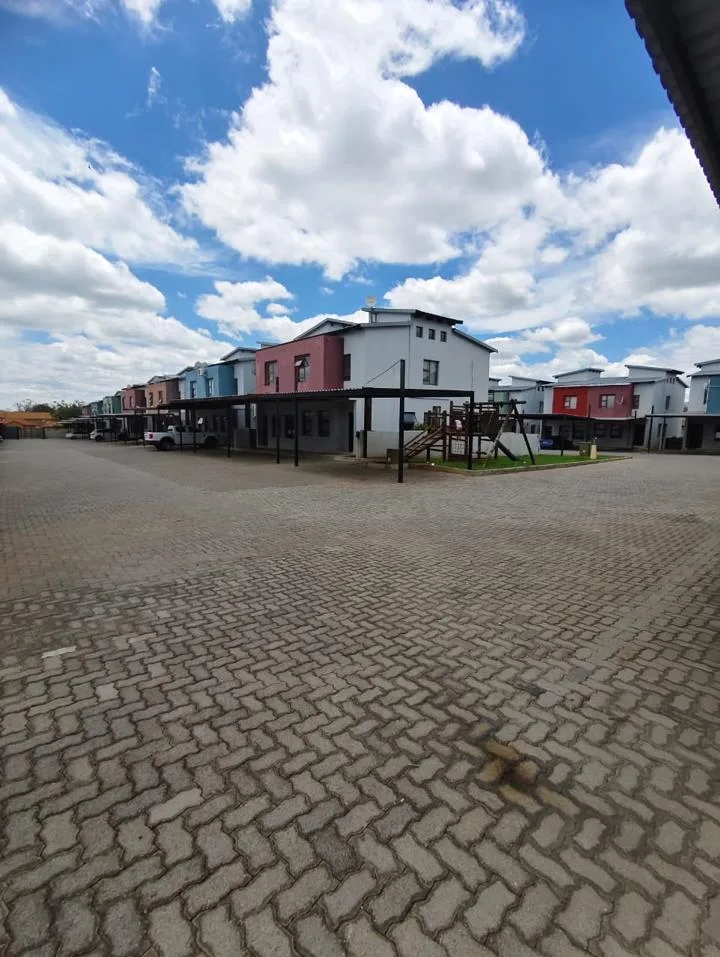 3 Bedroom House for sale in Cashan