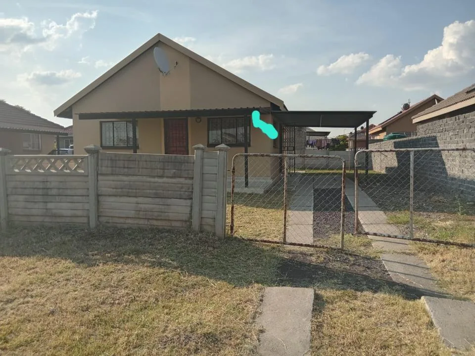 3 Bedroom House for sale in Freedom Park