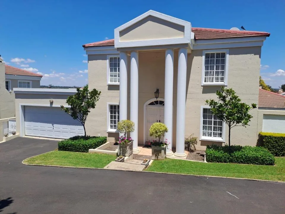 3 Bedroom Townhouse to rent in Sterrewag