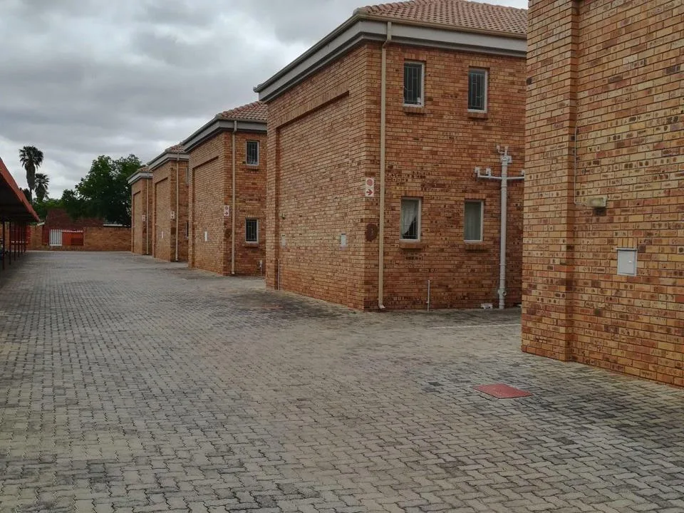 0.5 Bedroom Apartment / flat for sale in Dassie Rand
