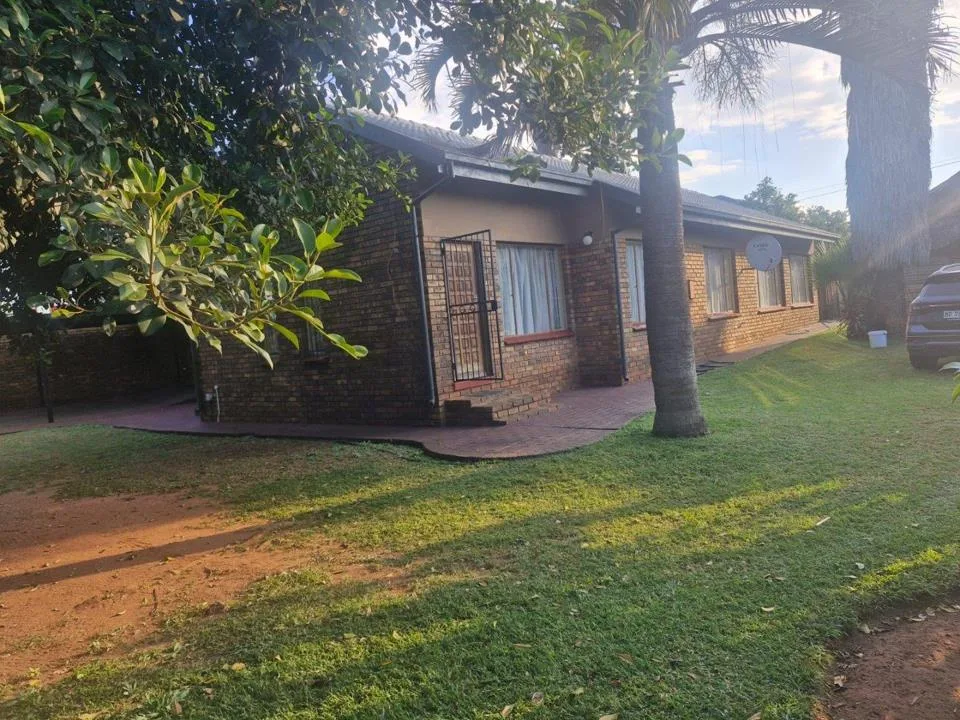 4 Bedroom House to rent in The Orchards