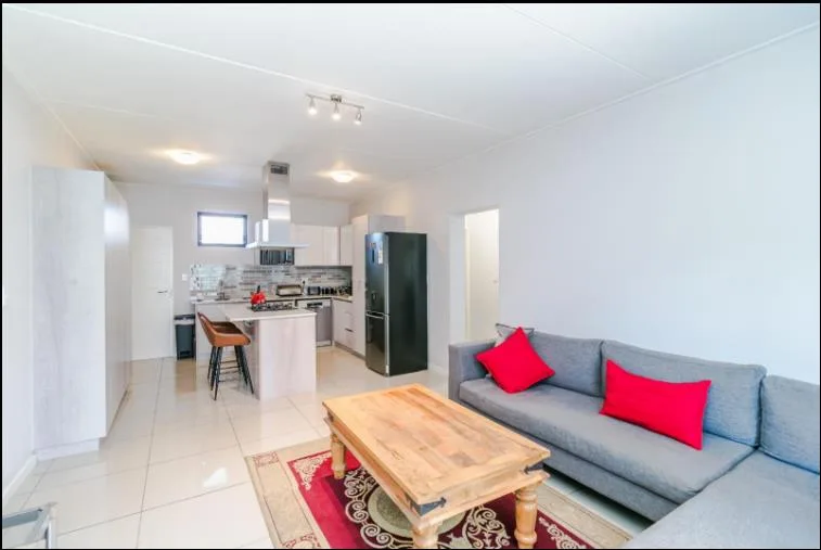 3 Bedroom Apartment / flat to rent in Bryanston