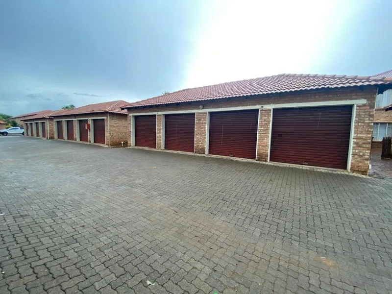 3 Bedroom Townhouse to rent in Theresapark